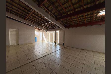 Casa à venda com 230m², 3 quartos e 3 vagasGaragem