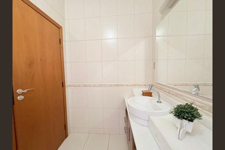 Casa à venda com 230m², 3 quartos e 3 vagasBanheiro Social