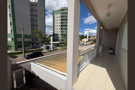 Casa à venda com 230m², 3 quartos e 3 vagasEntrada da Casa