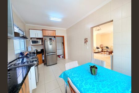 Casa à venda com 230m², 3 quartos e 3 vagasCozinha