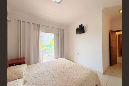 Casa à venda com 230m², 3 quartos e 3 vagasSuíte