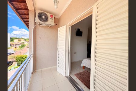 Casa à venda com 230m², 3 quartos e 3 vagasSacada da Suíte