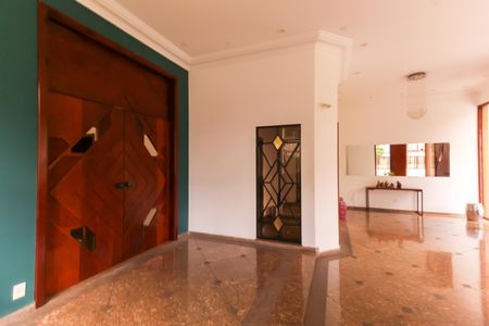 Apartamento para alugar com 206m², 3 quartos e 3 vagasHall social