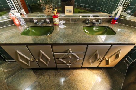 Apartamento para alugar com 206m², 3 quartos e 3 vagasBanheiro da Suíte 2