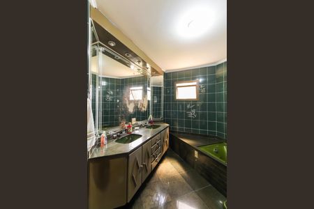 Apartamento para alugar com 206m², 3 quartos e 3 vagasBanheiro da Suíte 2