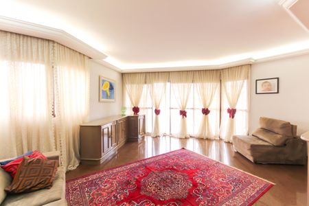 Apartamento para alugar com 206m², 3 quartos e 3 vagasSala