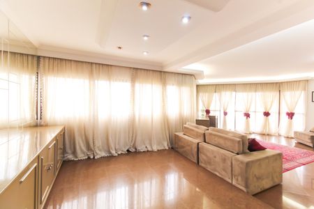 Apartamento para alugar com 206m², 3 quartos e 3 vagasSala