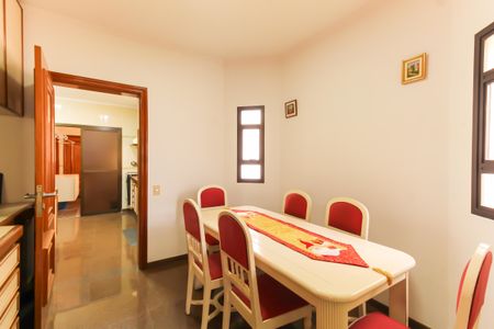 Apartamento para alugar com 206m², 3 quartos e 3 vagasCozinha