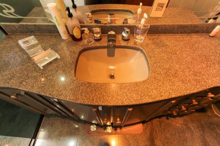 Apartamento para alugar com 206m², 3 quartos e 3 vagasBanheiro da Suíte 1