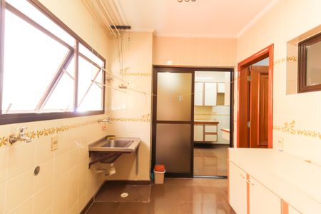 Apartamento para alugar com 206m², 3 quartos e 3 vagasÁrea de Serviço