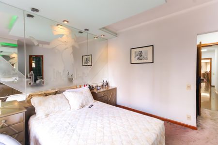 Apartamento para alugar com 206m², 3 quartos e 3 vagasSuíte 2