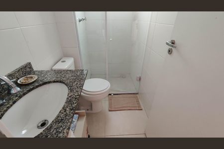 Apartamento para alugar com 62m², 2 quartos e 2 vagasBanheiro social