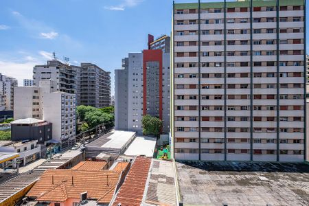 Sala/Cozinha - Vista de apartamento para alugar com 1 quarto, 28m² em Pinheiros, São Paulo