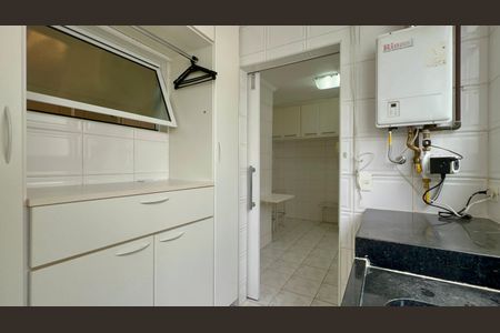 Apartamento à venda com 208m², 3 quartos e 1 vagaÁrea de Serviço