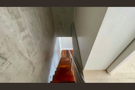 Apartamento à venda com 208m², 3 quartos e 1 vagaEscada