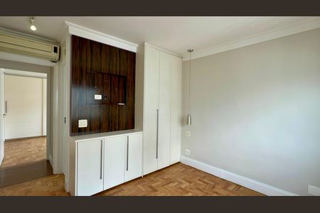 Apartamento à venda com 208m², 3 quartos e 1 vagaSuite