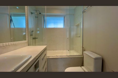 Apartamento à venda com 208m², 3 quartos e 1 vagaBanheiro / Suite Americana 