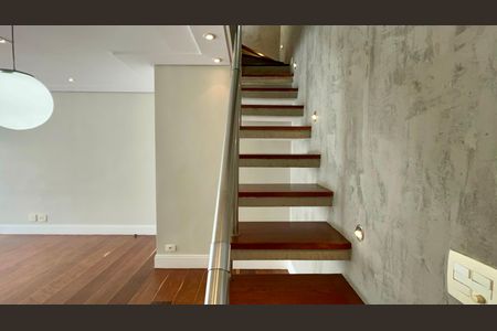 Apartamento à venda com 208m², 3 quartos e 1 vagaEscada