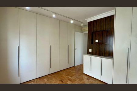 Apartamento à venda com 208m², 3 quartos e 1 vagaSuite