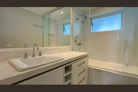 Apartamento à venda com 208m², 3 quartos e 1 vagaBanheiro / Suite Americana 