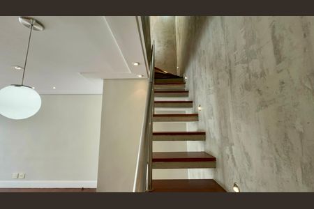 Apartamento à venda com 208m², 3 quartos e 1 vagaEscada