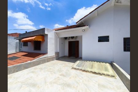 Casa à venda com 150m², 3 quartos e 2 vagas Casa à venda com 150m², 3 quartos e 2 vagasVaranda da Suíte