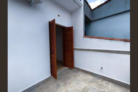 Casa à venda com 150m², 3 quartos e 2 vagas Casa à venda com 150m², 3 quartos e 2 vagasVaranda do quarto 1