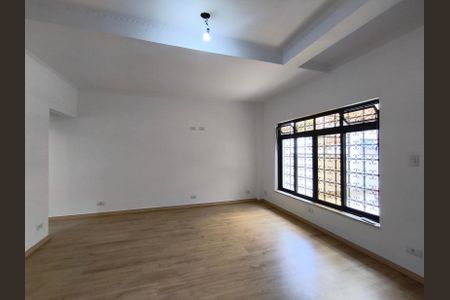 Casa à venda com 150m², 3 quartos e 2 vagas Casa à venda com 150m², 3 quartos e 2 vagasSala