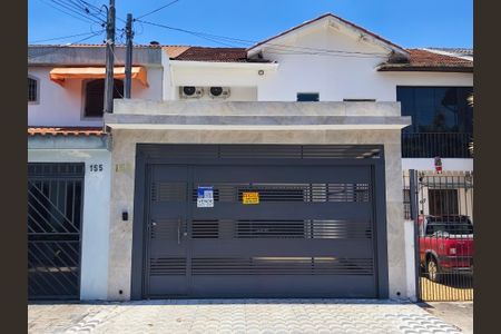 Casa à venda com 150m², 3 quartos e 2 vagas Casa à venda com 150m², 3 quartos e 2 vagasFachada + Plaquinha