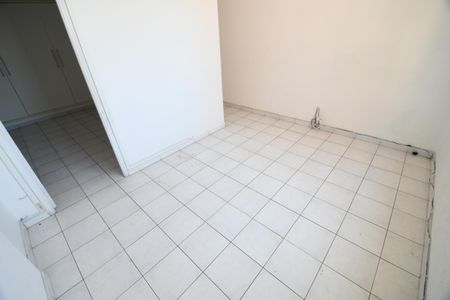 Sala de kitnet/studio para alugar com 1 quarto, 33m² em Centro, Campinas