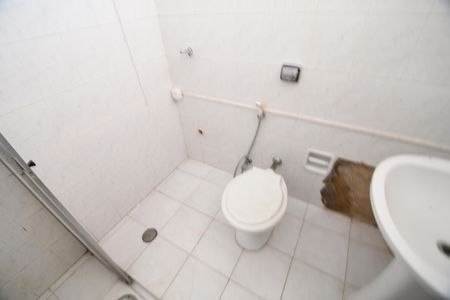 Banheiro de kitnet/studio para alugar com 1 quarto, 33m² em Centro, Campinas