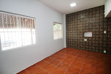 Sala de casa para alugar com 3 quartos, 150m² em Brás de Pina, Rio de Janeiro