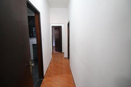 Sala - Corredor de casa para alugar com 3 quartos, 150m² em Brás de Pina, Rio de Janeiro
