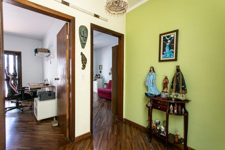 Apartamento à venda com 256m², 3 quartos e 4 vagas Apartamento à venda com 256m², 3 quartos e 4 vagasCorredor