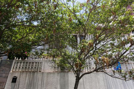 Apartamento à venda com 256m², 3 quartos e 4 vagas Apartamento à venda com 256m², 3 quartos e 4 vagasFachada