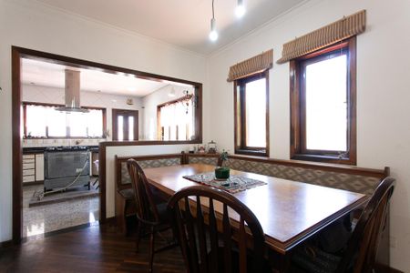 Apartamento à venda com 256m², 3 quartos e 4 vagas Apartamento à venda com 256m², 3 quartos e 4 vagasSala de Jantar