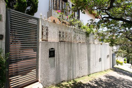 Apartamento à venda com 256m², 3 quartos e 4 vagas Apartamento à venda com 256m², 3 quartos e 4 vagasFachada