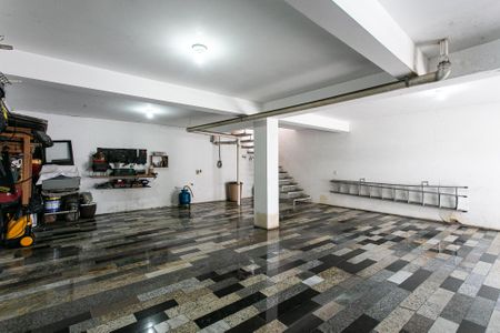 Apartamento à venda com 256m², 3 quartos e 4 vagas Apartamento à venda com 256m², 3 quartos e 4 vagasGaragem