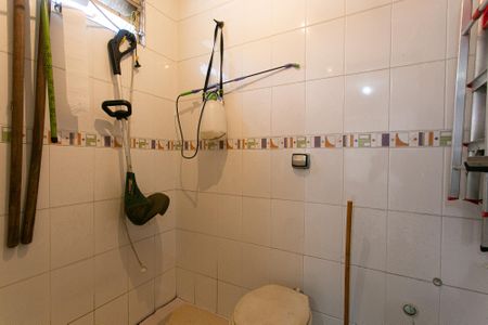 Apartamento à venda com 256m², 3 quartos e 4 vagas Apartamento à venda com 256m², 3 quartos e 4 vagasBanheiro da Garagem