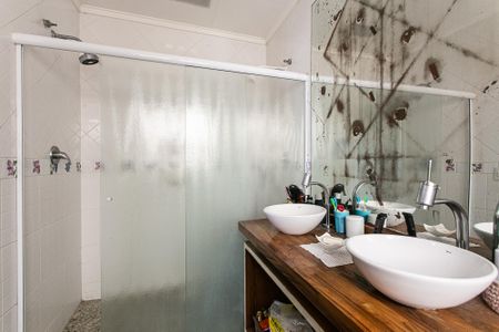 Apartamento à venda com 256m², 3 quartos e 4 vagas Apartamento à venda com 256m², 3 quartos e 4 vagasBanheiro da Suíte