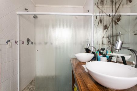 Apartamento à venda com 256m², 3 quartos e 4 vagas Apartamento à venda com 256m², 3 quartos e 4 vagasBanheiro da Suíte