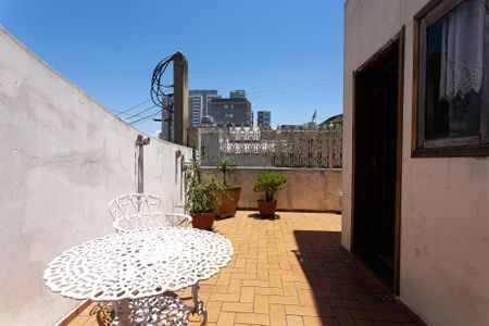 Apartamento à venda com 256m², 3 quartos e 4 vagas Apartamento à venda com 256m², 3 quartos e 4 vagasÁrea Externa