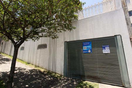 Apartamento à venda com 256m², 3 quartos e 4 vagas Apartamento à venda com 256m², 3 quartos e 4 vagasFachada - placa ZNHJ-388