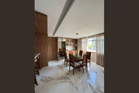 Apartamento à venda com 210m², 4 quartos e 3 vagasSala