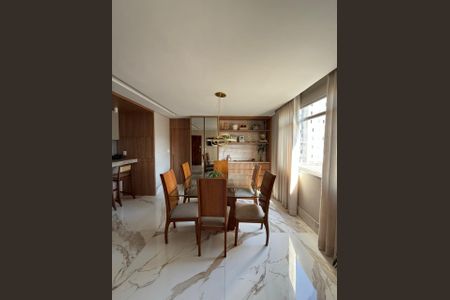 Apartamento à venda com 210m², 4 quartos e 3 vagasSala