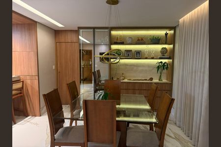 Apartamento à venda com 210m², 4 quartos e 3 vagasSala