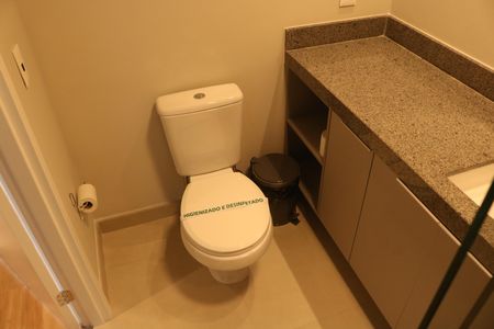 Banheiro de kitnet/studio para alugar com 1 quarto, 25m² em Perdizes, São Paulo