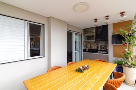 Apartamento à venda com 107m², 3 quartos e 2 vagasVaranda