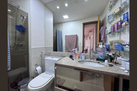 Apartamento à venda com 117m², 3 quartos e 2 vagasSuíte - Banheiro