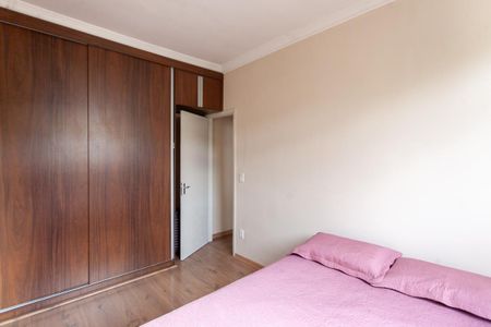 Quarto 1 de apartamento à venda com 2 quartos, 70m² em Heliópolis, Belo Horizonte